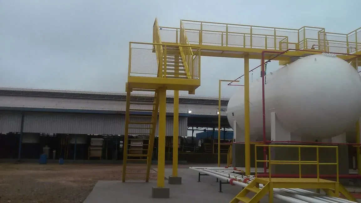 Base de envasamento Fogás – Rio Branco — registro fotográfico de obra, 16 de junho de 2015 — Rio Branco/AC
