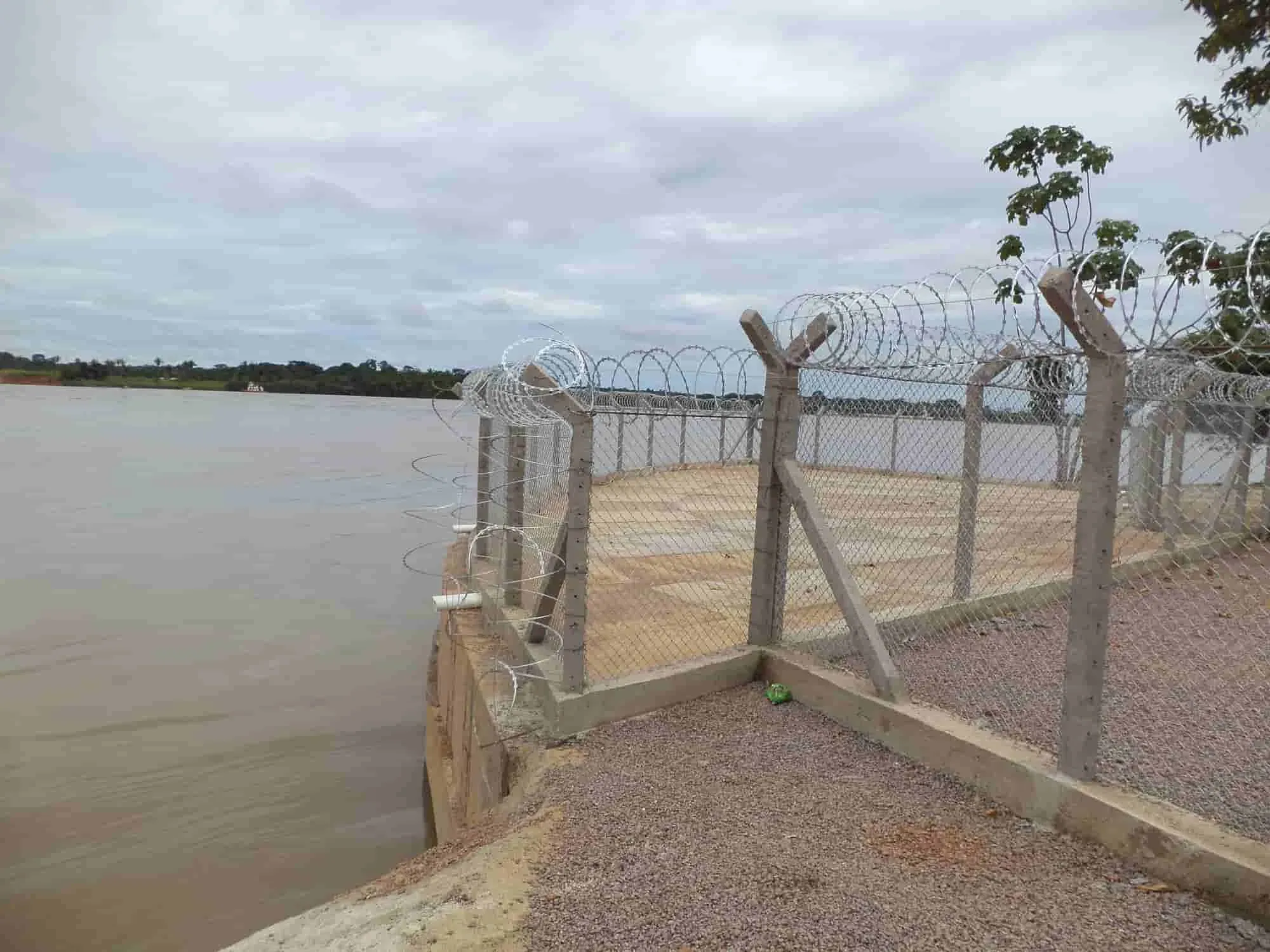 Muro de Contenção – Fogás — registro fotográfico de obra — Porto Velho/RO — foto 4 de 6