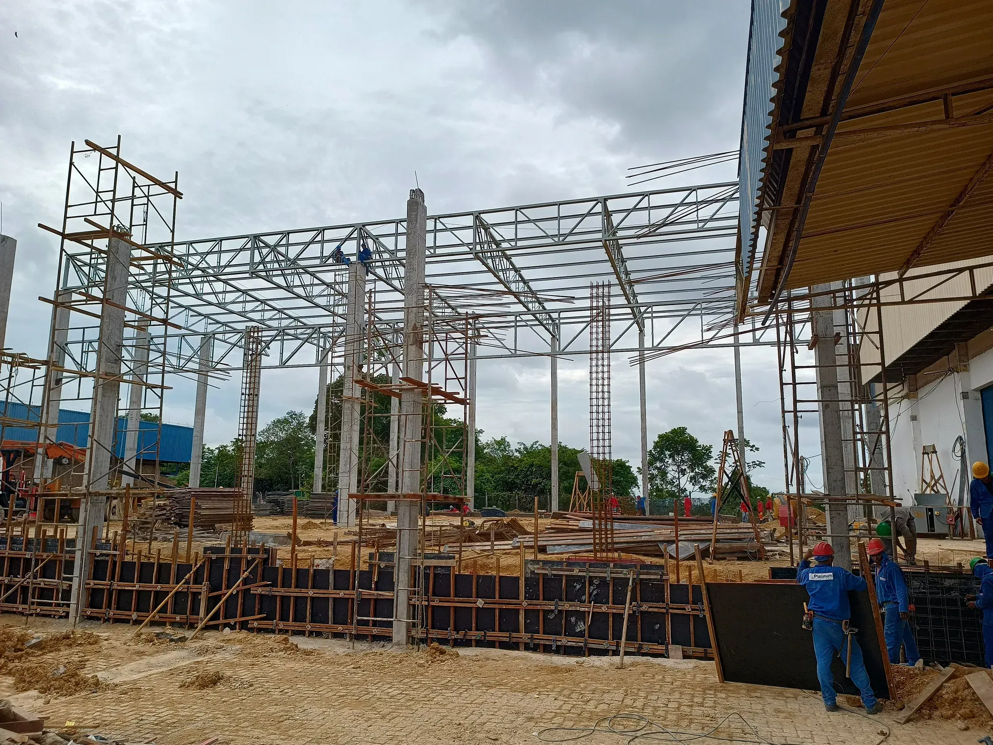 Ampliação de fábrica de plásticos — MM da Amazônia — registro fotográfico de obra, 29 de novembro de 2022 — Manaus/AM