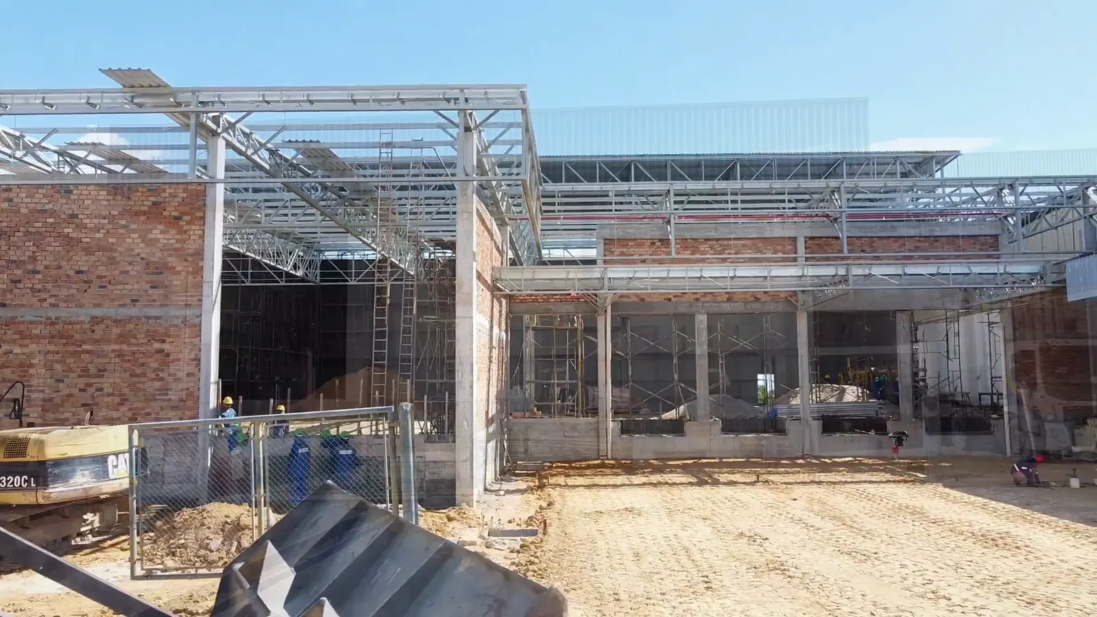 Fábrica MM da Amazônia — vídeo de obra — A obra em curso: elevação da ampliação da fábrica — registro do acervo da Platinum (outono de 2022).
